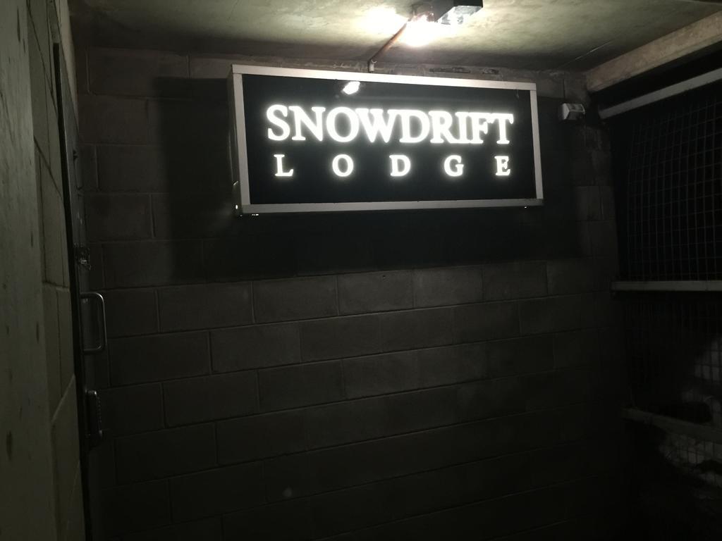 Snowdrift Lodge Falls Creek Room photo